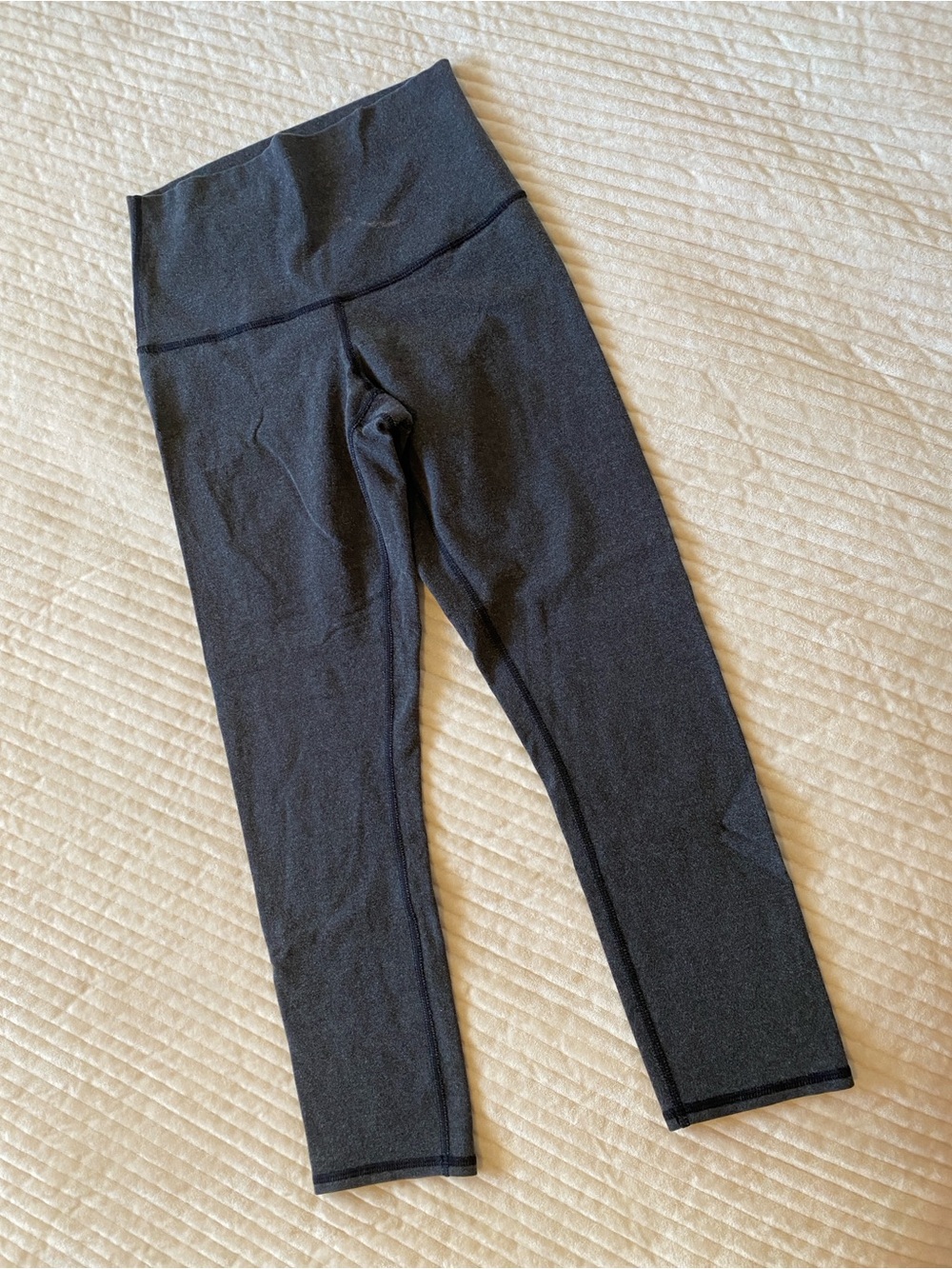 🌼 Lululemon Leggings see photos